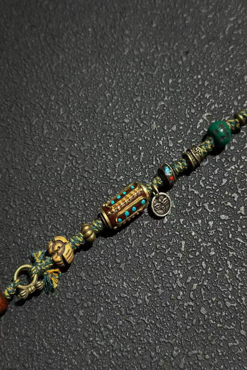 Bracciale Tibetano Artigianale in Cordino Verde – Agata Naturale e Multigemma Duo Bao