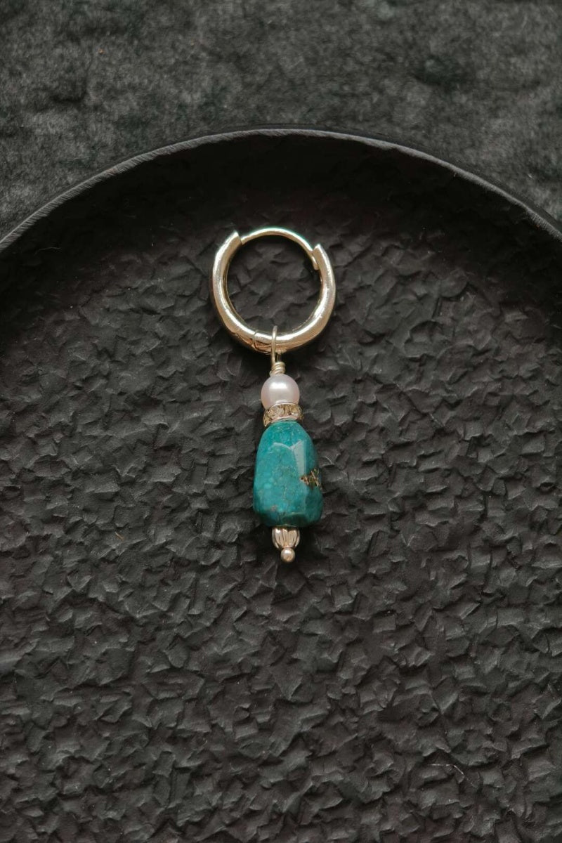 Orecchino singolo in turchese naturale e argento 925 | Stile tibetano artigianale