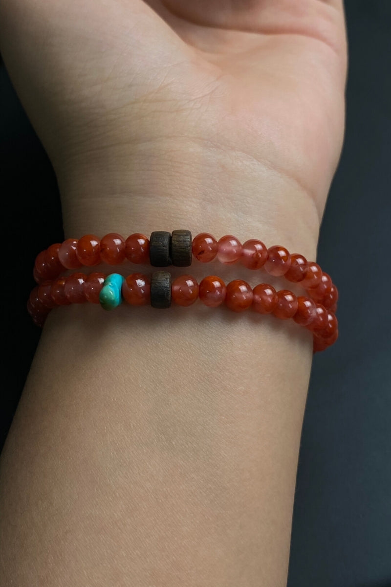 Bracciale doppio in agata rossa naturale con perle di turchese | Ly·coure del Tibet