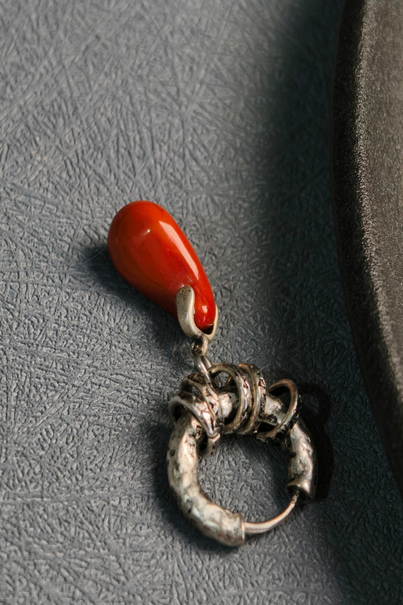 Orecchino singolo in corniola rossa naturale | Ly·coure del Tibet