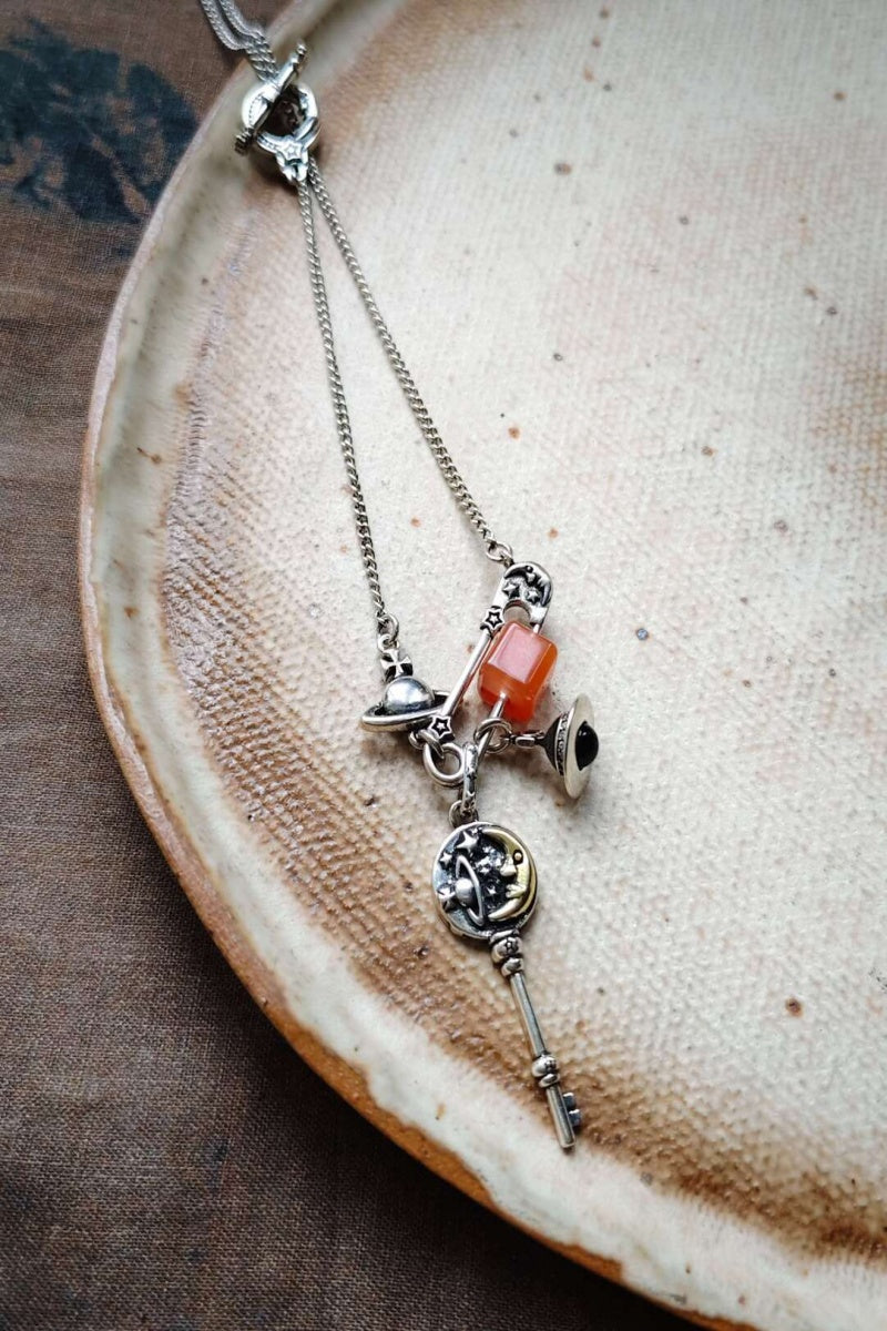 Collana tibetana in corallo rosso naturale ghiacciato con placcatura argento | Ly·coure del Tibet