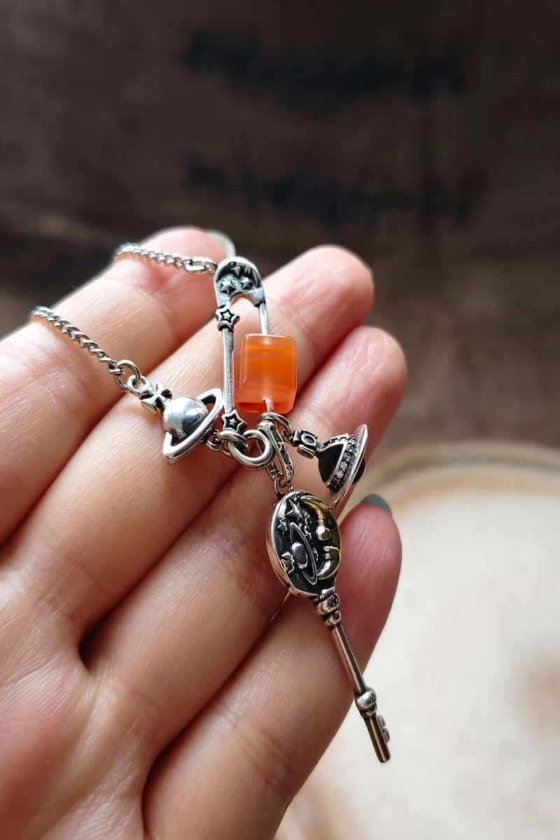 Collana tibetana in corallo rosso naturale ghiacciato con placcatura argento | Ly·coure del Tibet