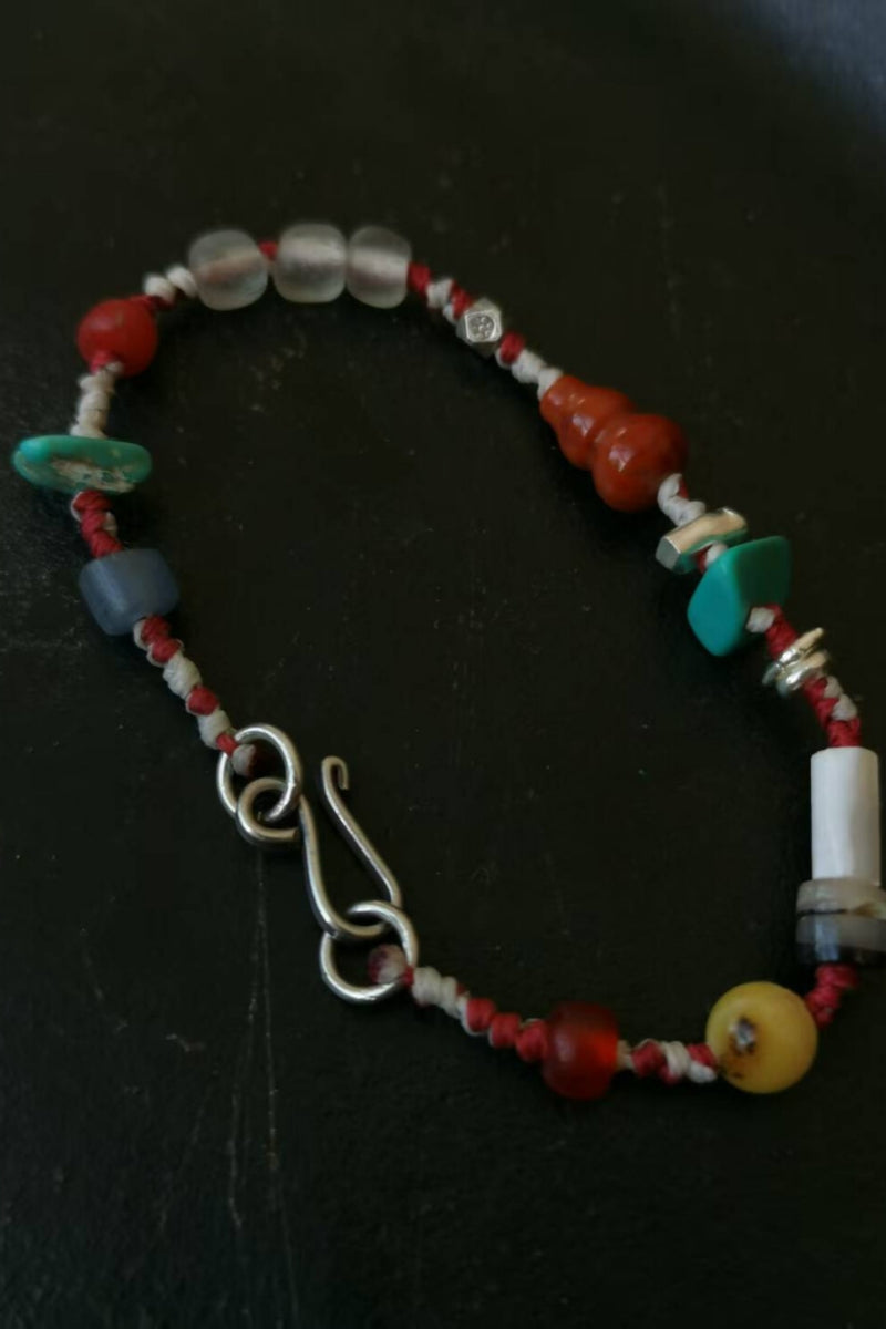 Bracciale Tibetano con Tre Energie: Turchese, Corallo Rosso e Agata - Lavorato a Mano in Argento 925