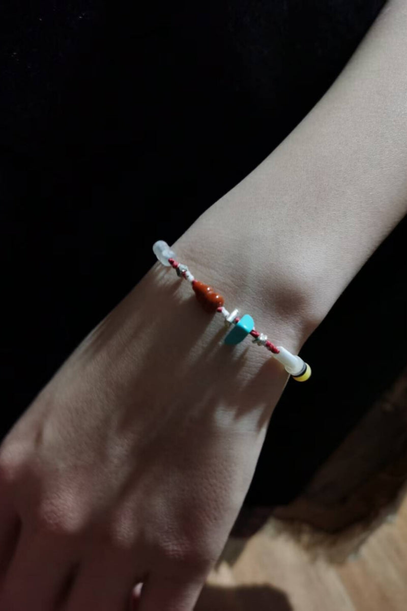 Bracciale Tibetano con Tre Energie: Turchese, Corallo Rosso e Agata - Lavorato a Mano in Argento 925
