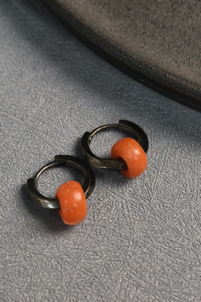 Orecchini Tibetani con Perla di Corniola Levigata - Il Sigillo della Perfezione - Gioiello Contemporaneo, Pezzo Unico