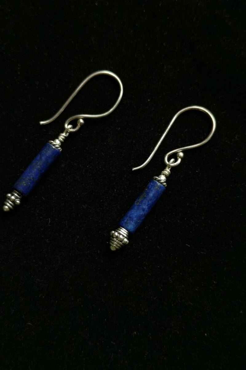 orecchini-geometrici-lapislazzuli-vista-laterale-profilo