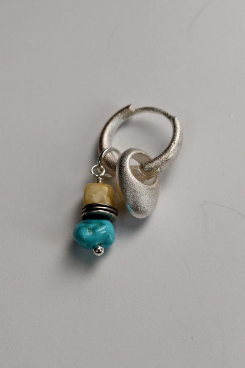 【Armonia d'Ambra】Orecchino Singolo in Argento 925 con Ambra Gialla e Turchese - Design Semplice ed Elegante Ispirato all'Equilibrio tra Calore e Freschezza