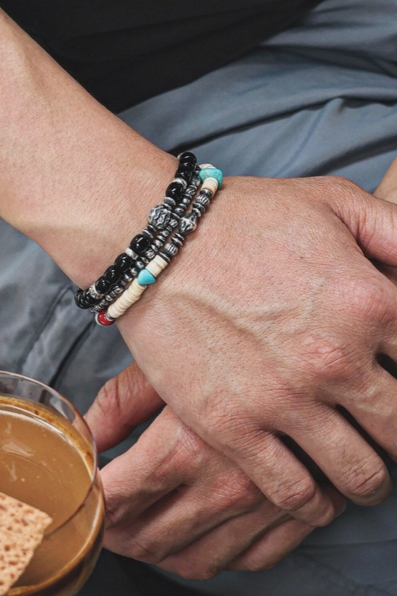 Bracciale Nuovi Arrivi – Heishi Bianco, Turchese, Corniola e Argento 925
