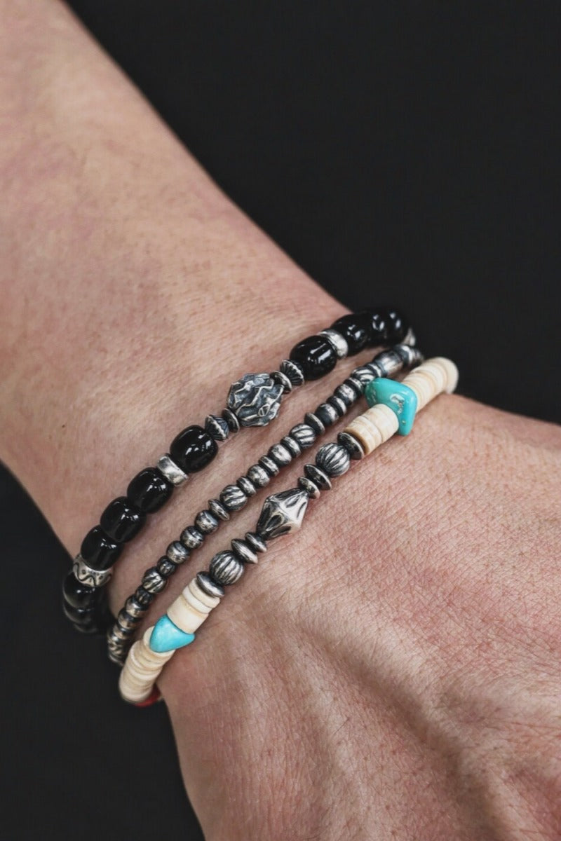 Bracciale Nuovi Arrivi – Heishi Bianco, Turchese, Corniola e Argento 925